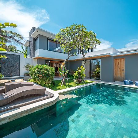 Villa Arunika - Stylish Tropical 2Br Villa Close To Nyanyi Beach! Selemadeg Extérieur photo