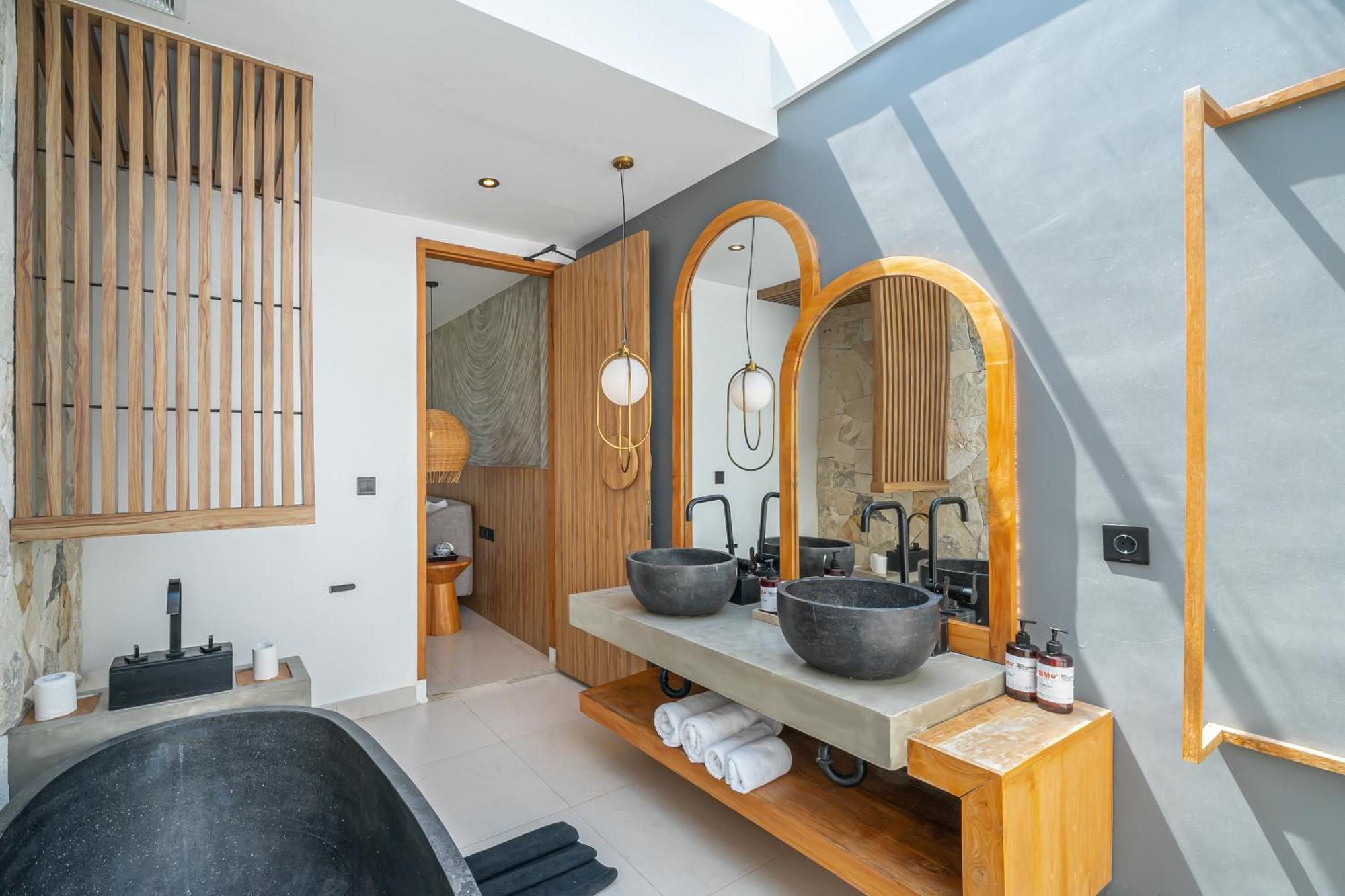Villa Arunika - Stylish Tropical 2Br Villa Close To Nyanyi Beach! Selemadeg Extérieur photo