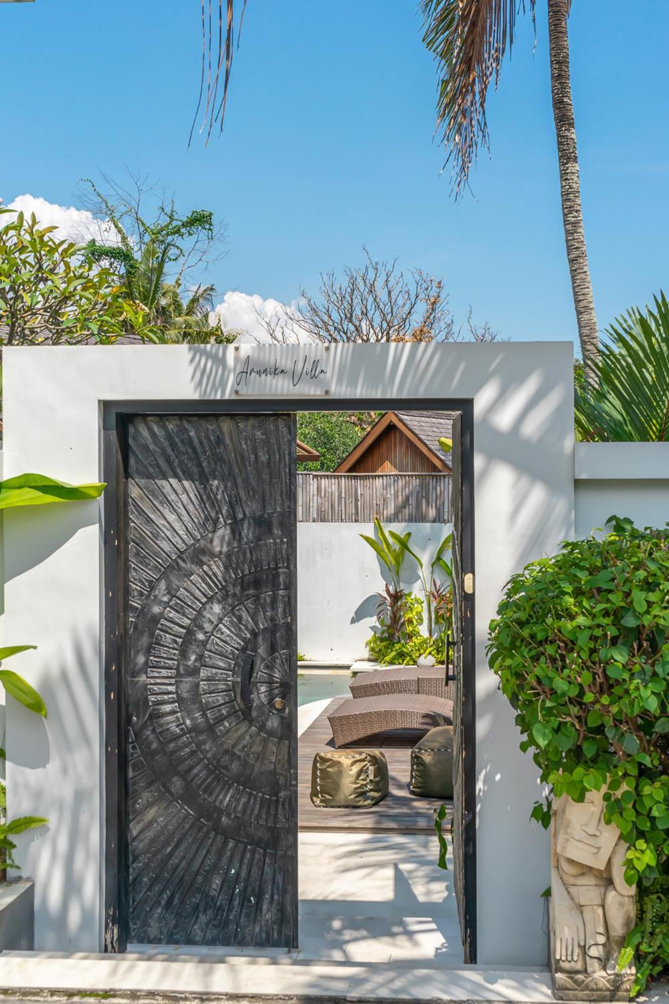 Villa Arunika - Stylish Tropical 2Br Villa Close To Nyanyi Beach! Selemadeg Extérieur photo